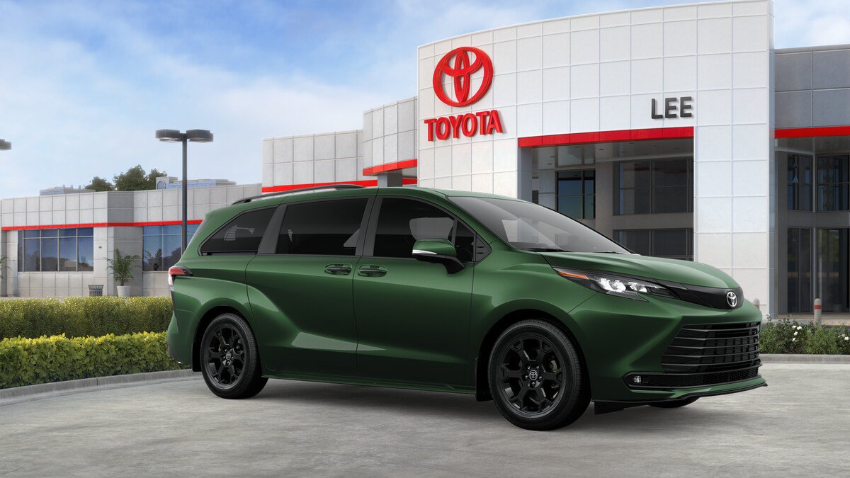 New 2026 Toyota Sienna XLE Woodland Edition AWD/4WD image 14