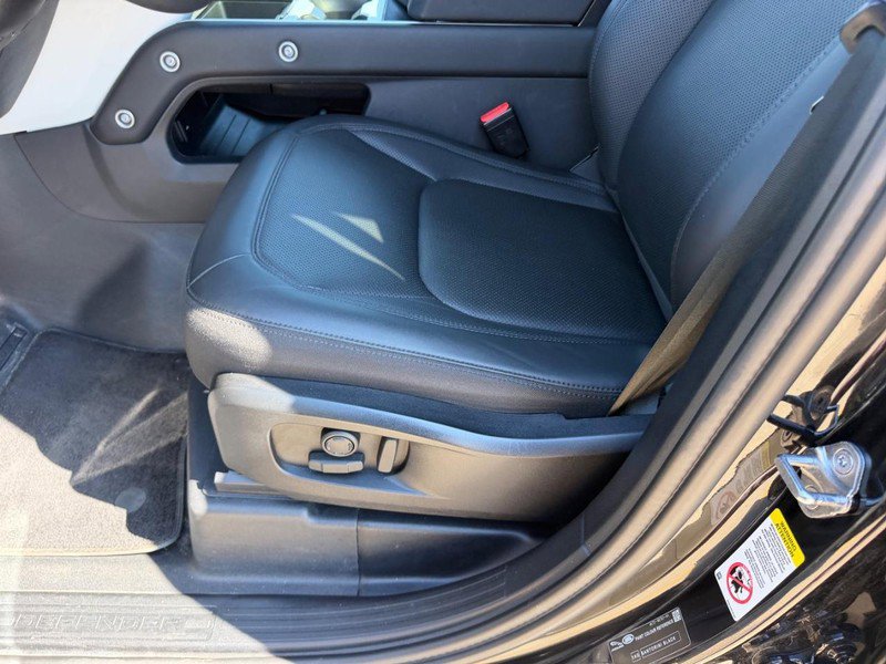 Used 2025 Land Rover Defender 110 S image 21