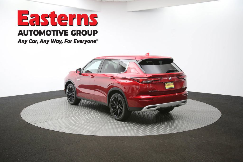 Used 2023 Mitsubishi Outlander SE image 63