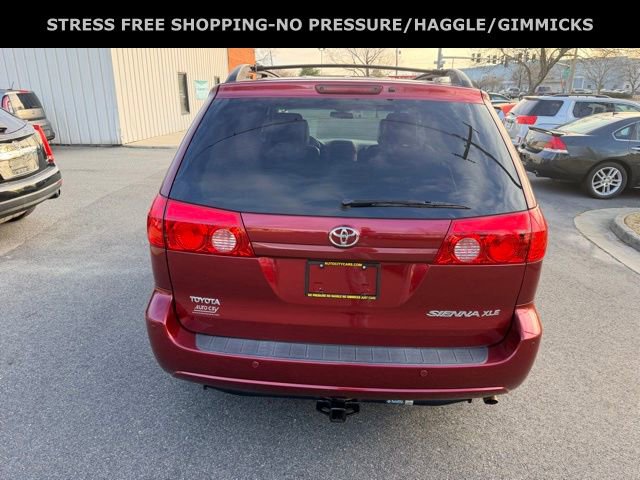Used 2010 Toyota Sienna XLE image 4