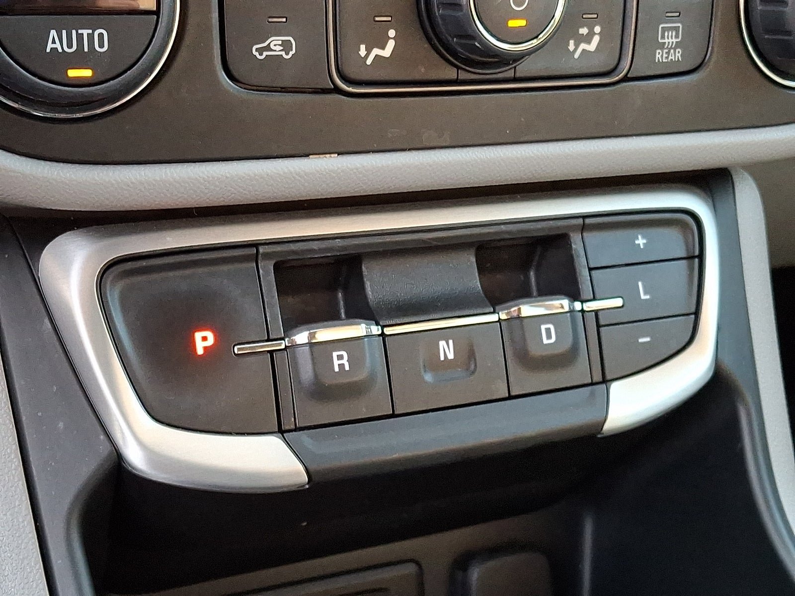Certified 2022 GMC Terrain SLT AWD/4WD image 16