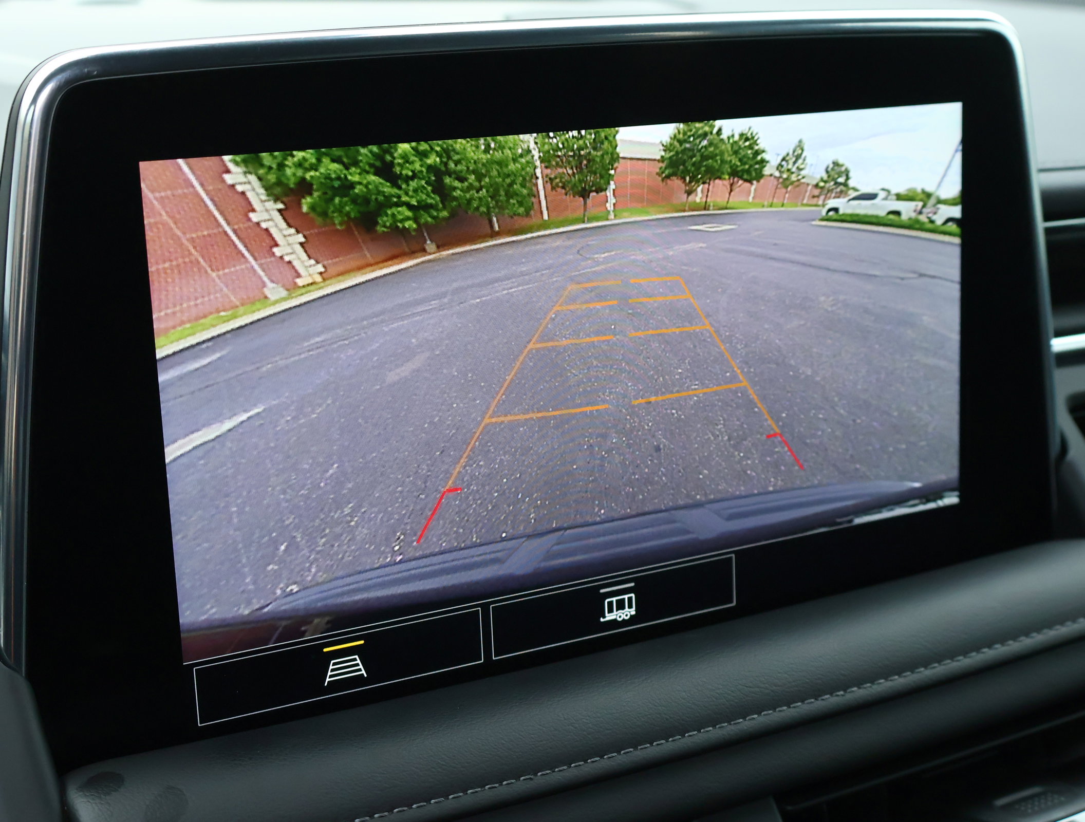 Used 2021 Chevrolet Tahoe Z71 w/ Rear Media and Nav Package AWD/4WD image 6