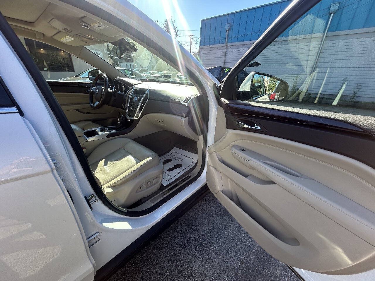 Used 2010 Cadillac SRX Performance FWD image 9