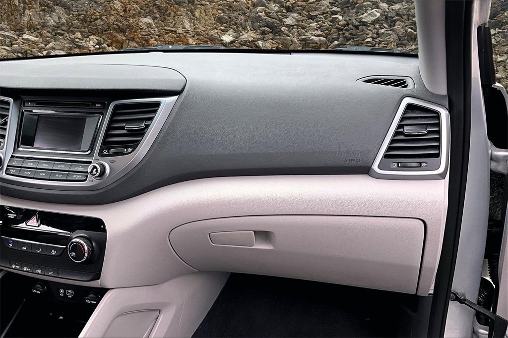 Used 2018 Hyundai Tucson SE image 14