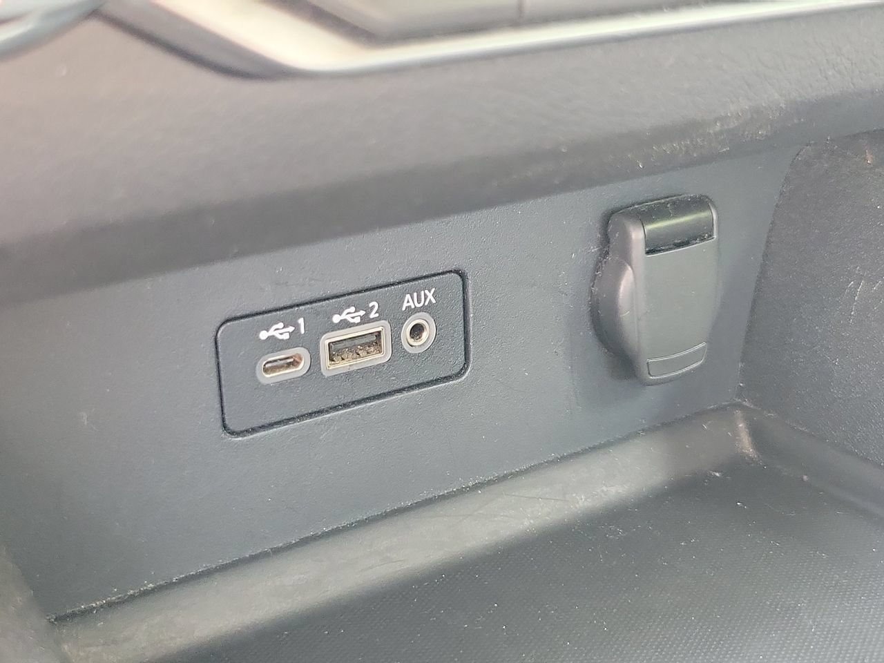 Used 2025 Nissan Altima 2.5 SV FWD image 27