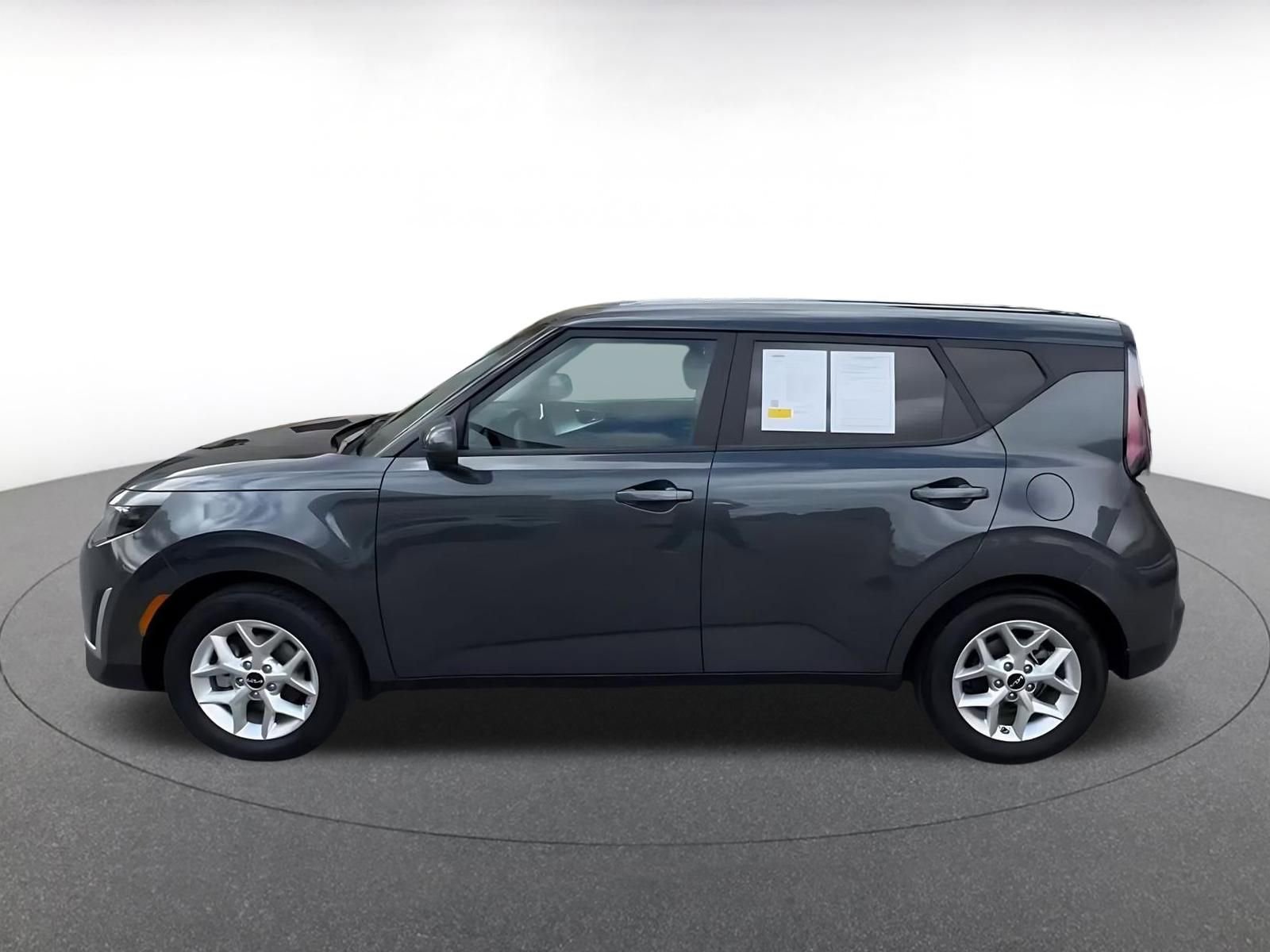 Used 2025 Kia Soul LX w/ LX Technology Package image 9