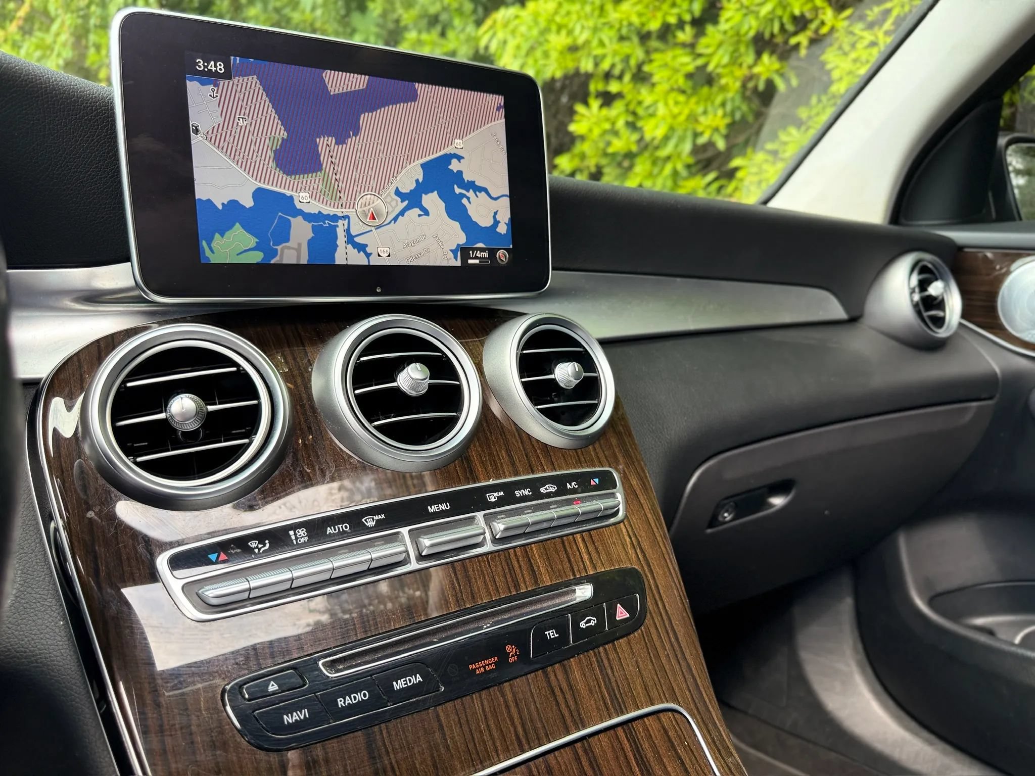 Used 2016 Mercedes-Benz GLC 300 4MATIC w/ Multimedia Package image 39