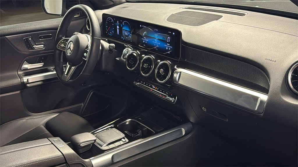 Used 2021 Mercedes-Benz GLB 250 4MATIC image 10