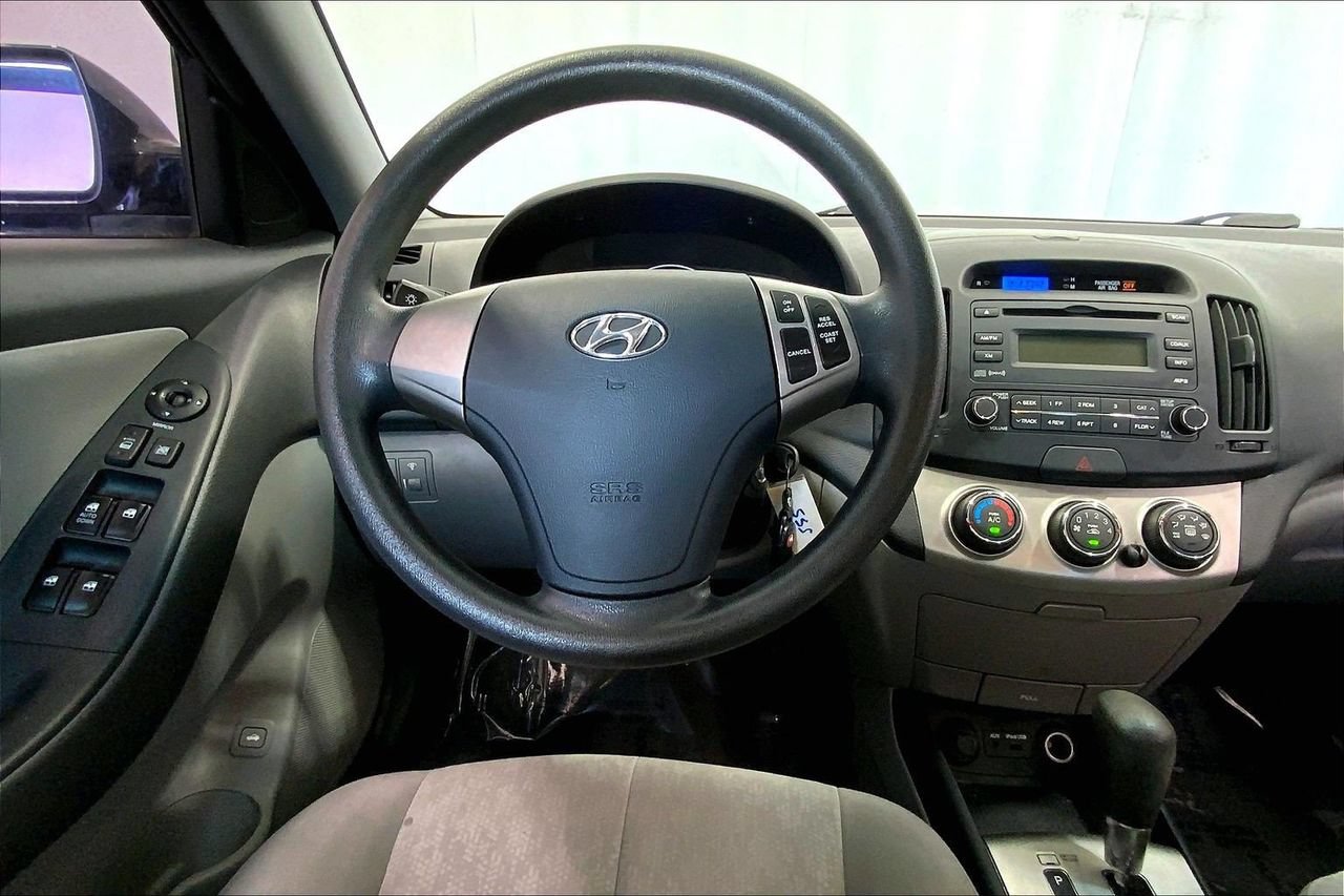 Used 2010 Hyundai Elantra GLS FWD image 4