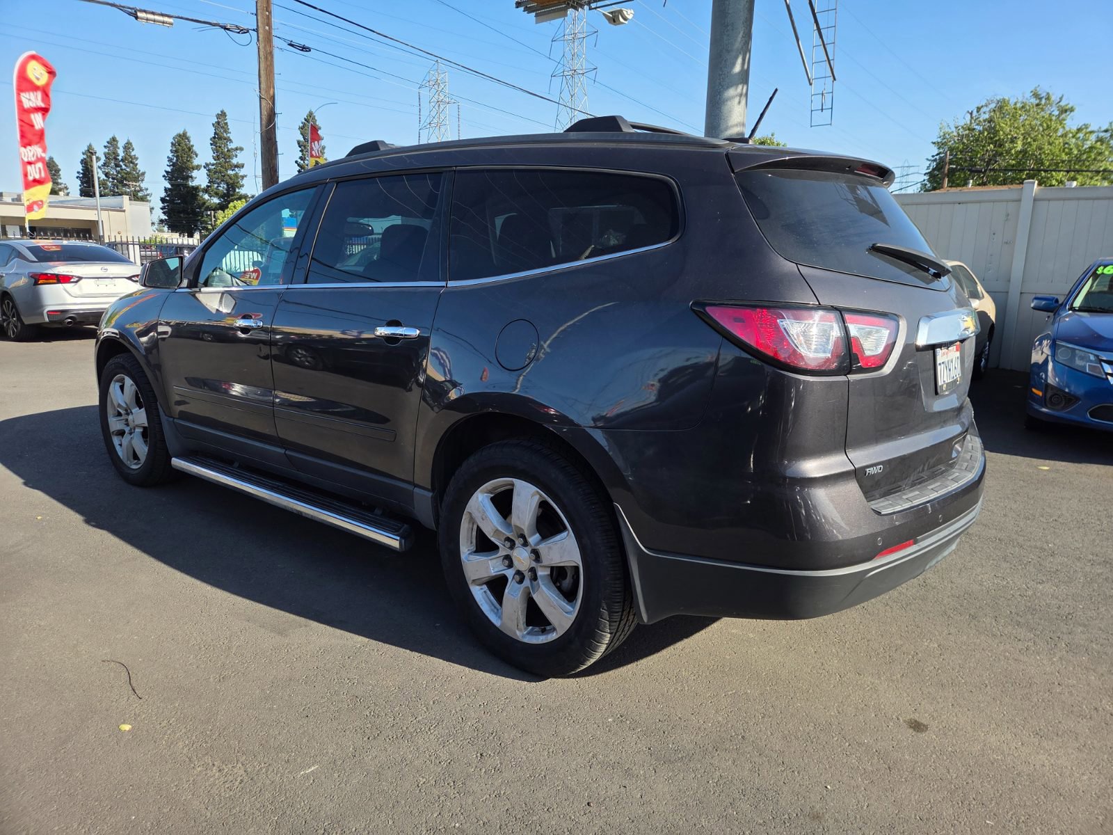 Used 2016 Chevrolet Traverse LT w/ Style and Technology Package image 2