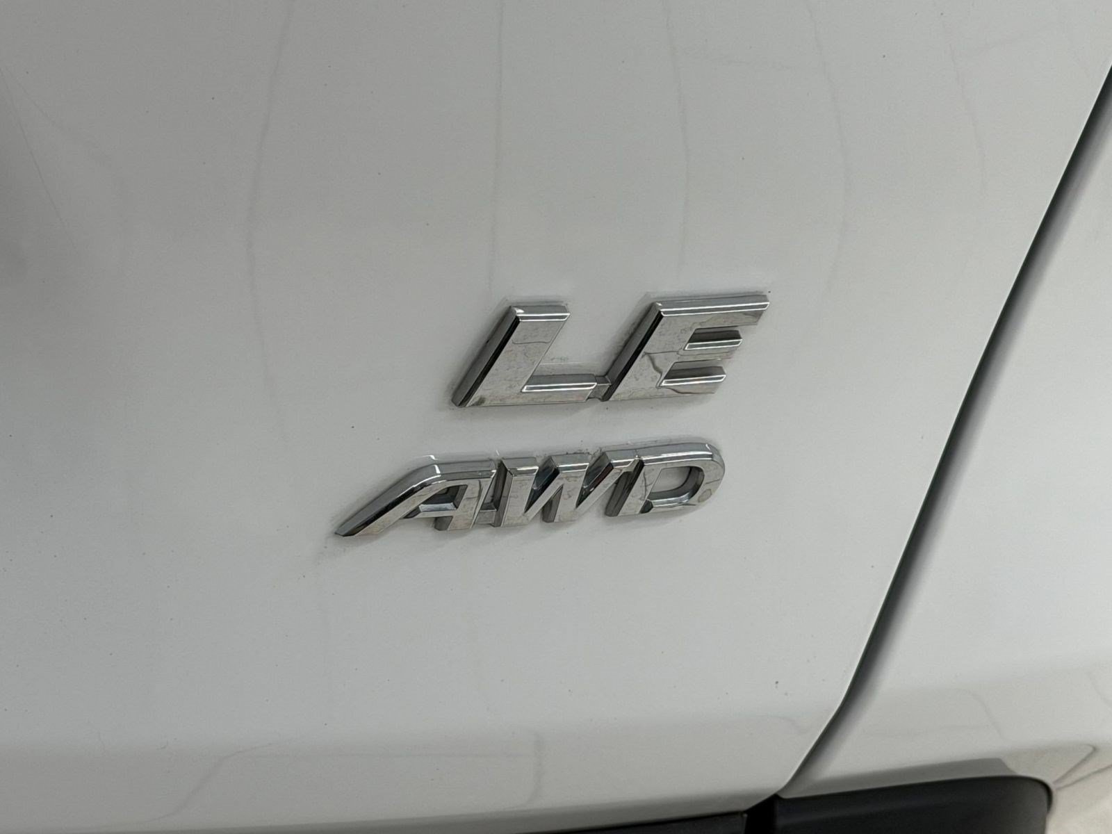 Used 2024 Toyota RAV4 LE AWD/4WD image 31