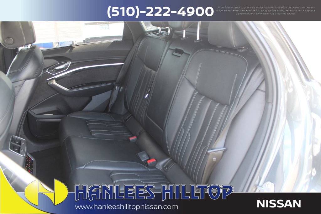 Used 2019 Audi e-tron Prestige w/ Prestige Package AWD/4WD image 16