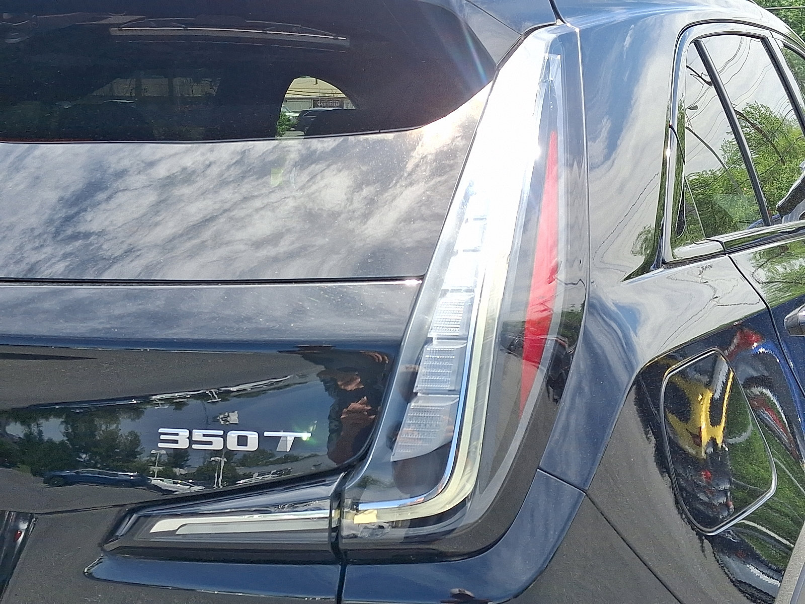 Used 2021 Cadillac XT4 Sport w/ Cold Weather Package AWD/4WD image 11