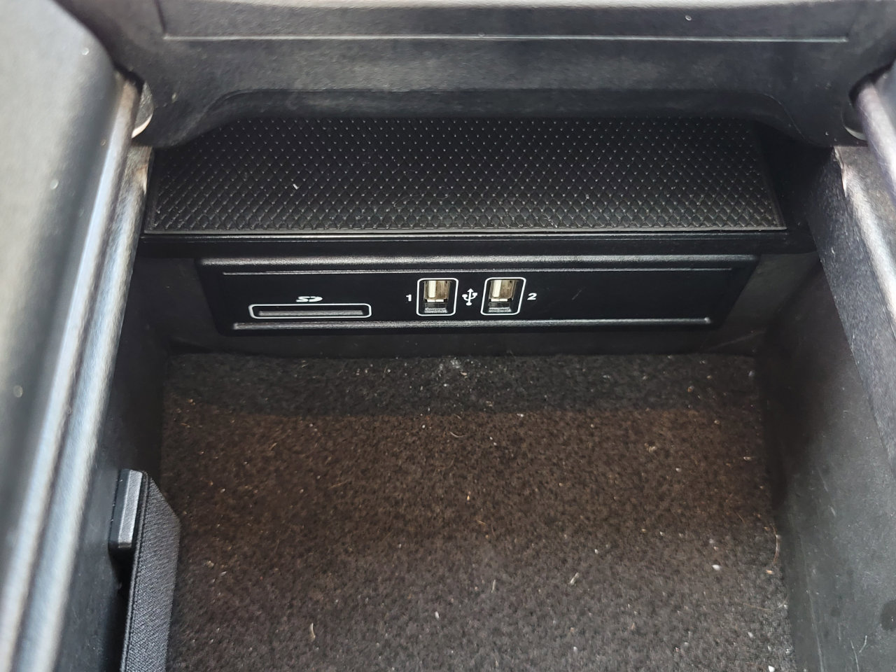 Used 2015 Mercedes-Benz C 300 4MATIC Sedan image 26