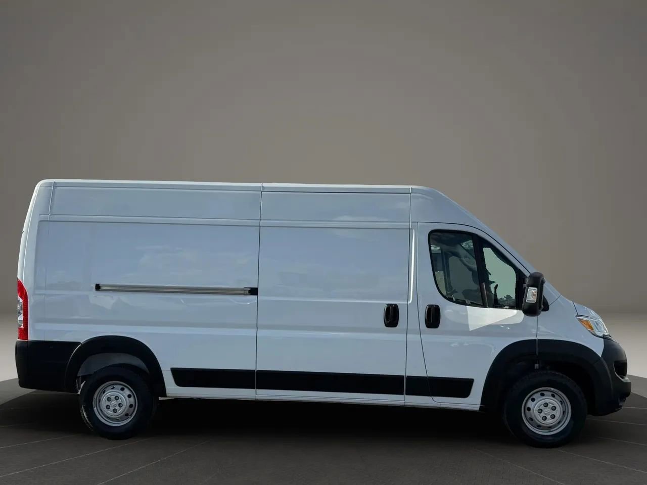 Used 2023 RAM ProMaster 2500 FWD image 8