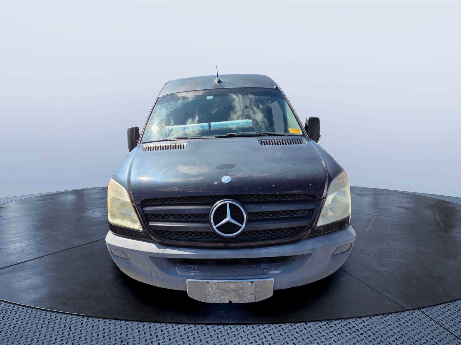 Used 2011 Mercedes-Benz Sprinter 2500 image 2