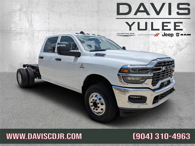 New 2025 RAM 3500 Tradesman w/ Chrome Appearance Group