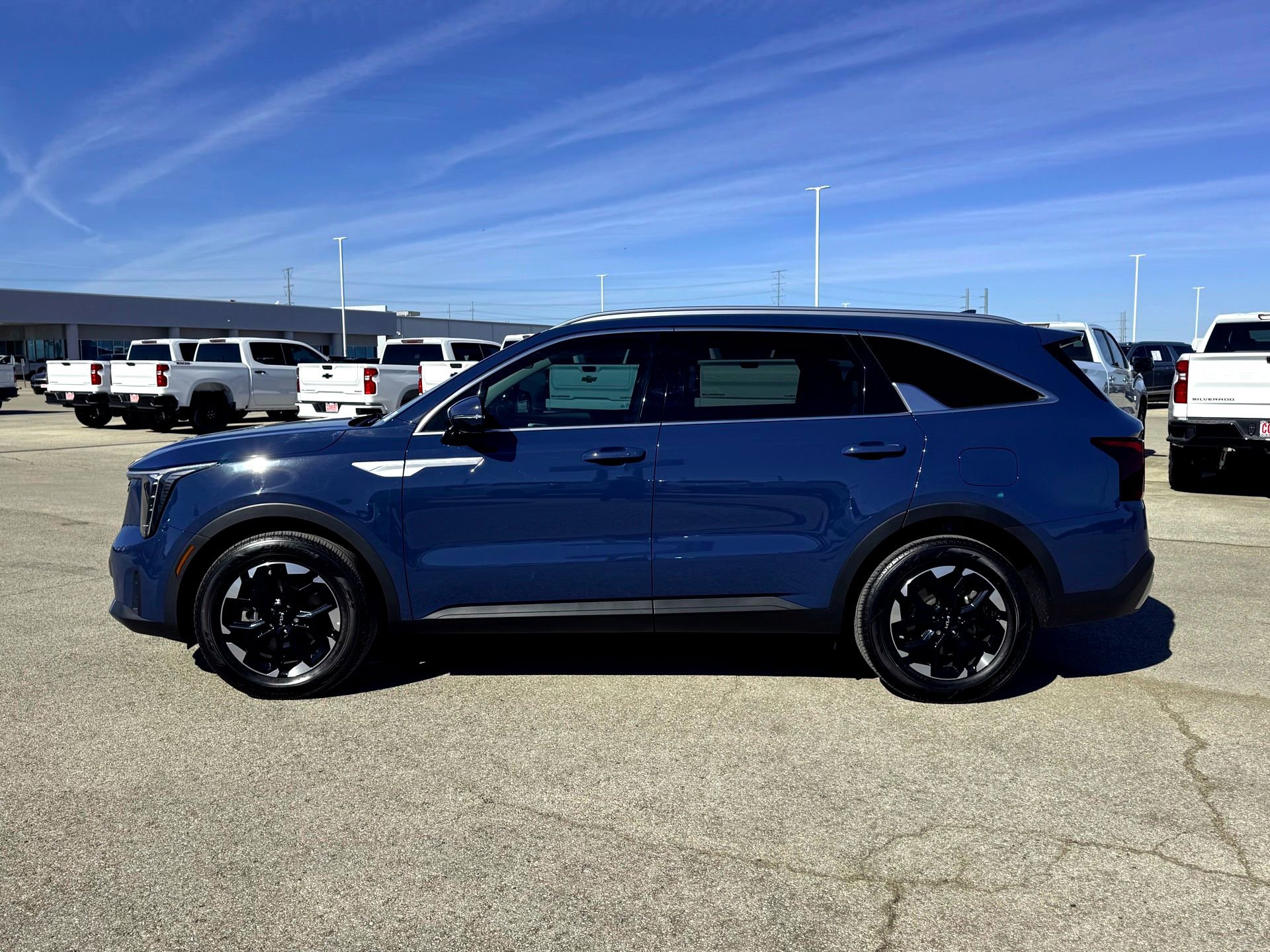 Used 2025 Kia Sorento S image 10