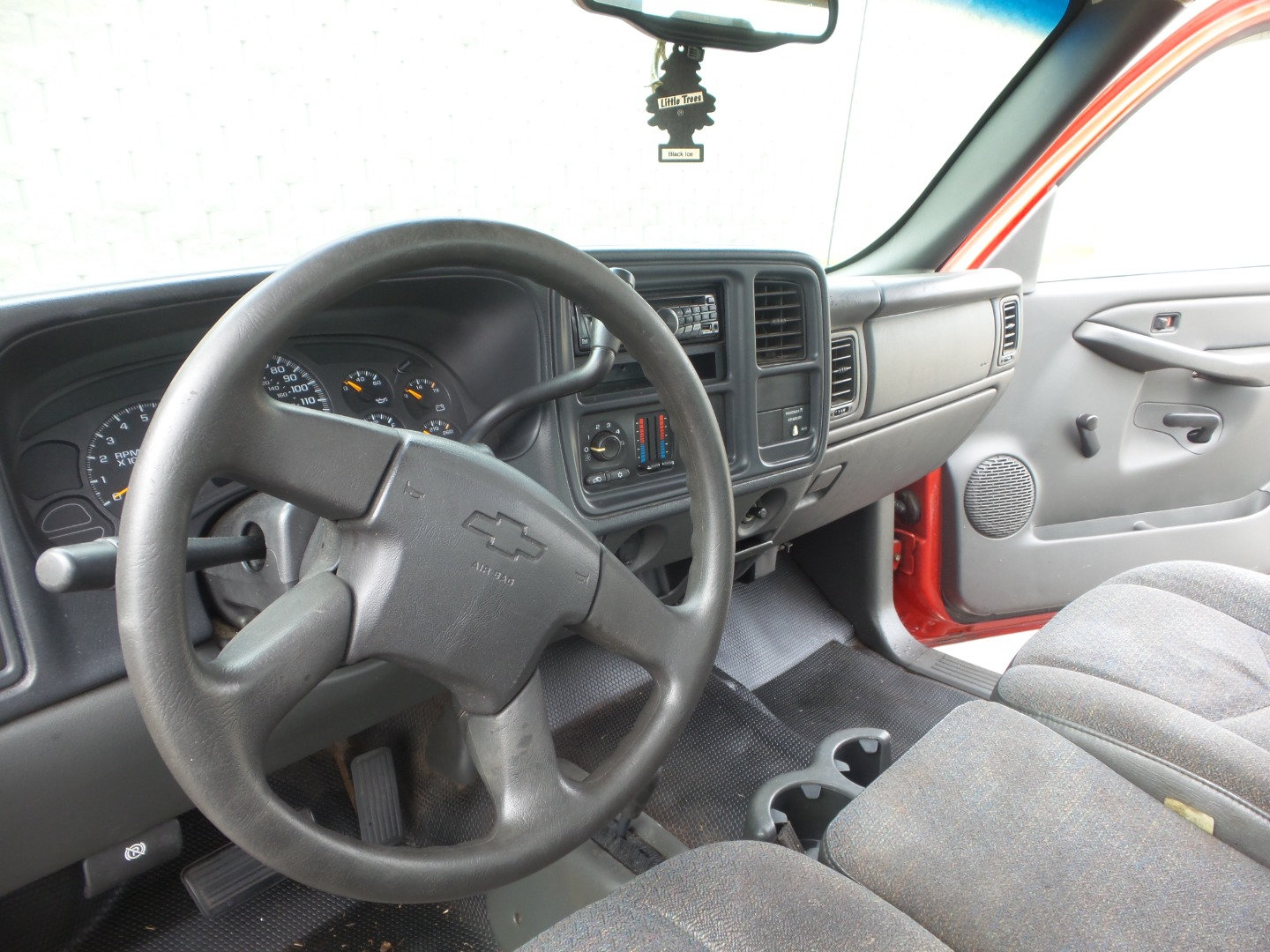 Used 2004 Chevrolet Silverado 1500 W/T AWD/4WD image 38