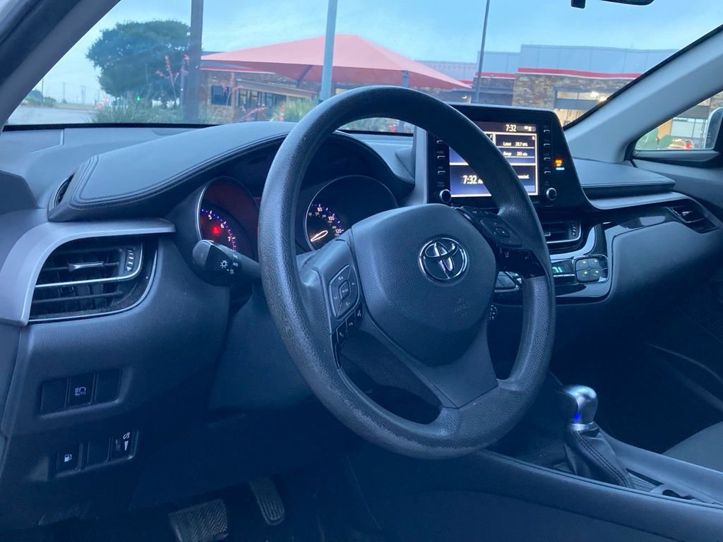 Used 2020 Toyota C-HR LE FWD image 8