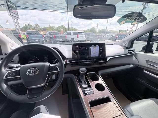 Used 2022 Toyota Sienna XLE w/ XLE Plus Package AWD/4WD image 23