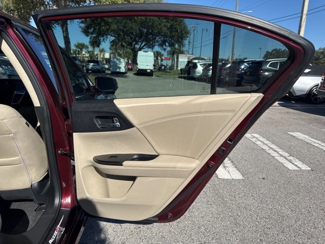 Used 2017 Honda Accord Touring image 17