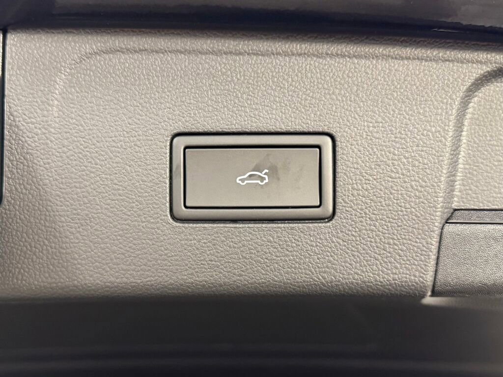 New 2026 Volkswagen Atlas SE image 10