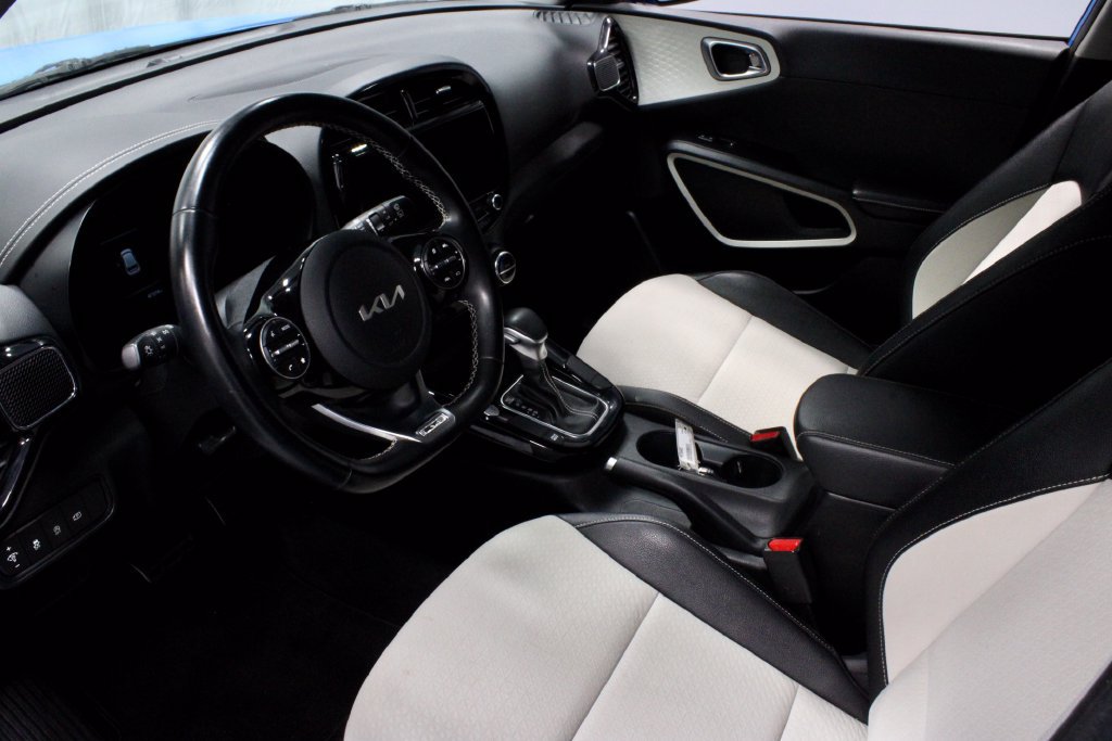 Used 2024 Kia Soul GT-Line FWD image 21