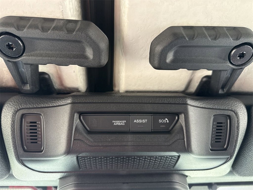 New 2025 Jeep Gladiator Mojave w/ Steel Bumper Group image 17