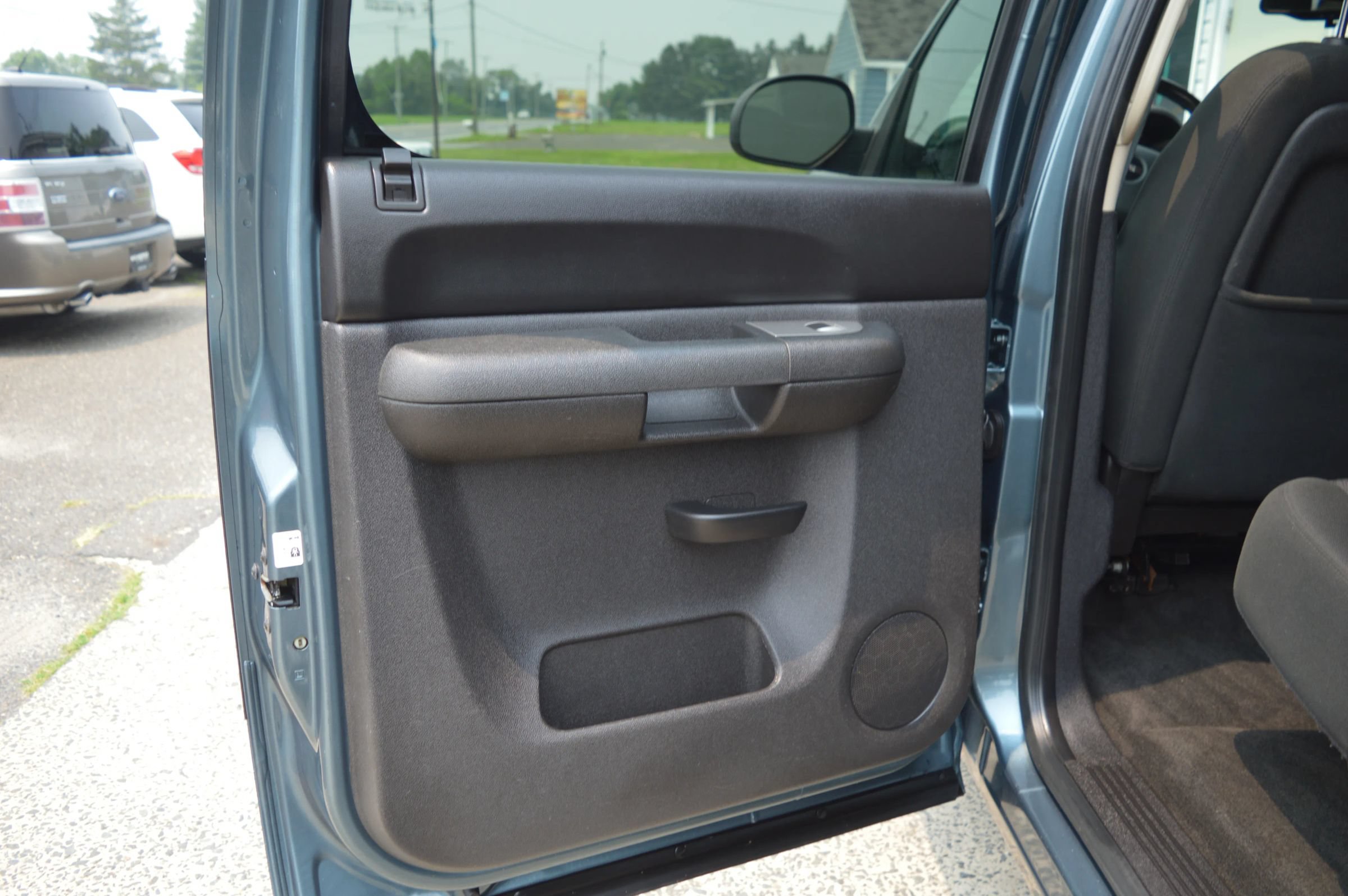 Used 2011 GMC Sierra 1500 SLE w/ Power Tech Package RWD image 6