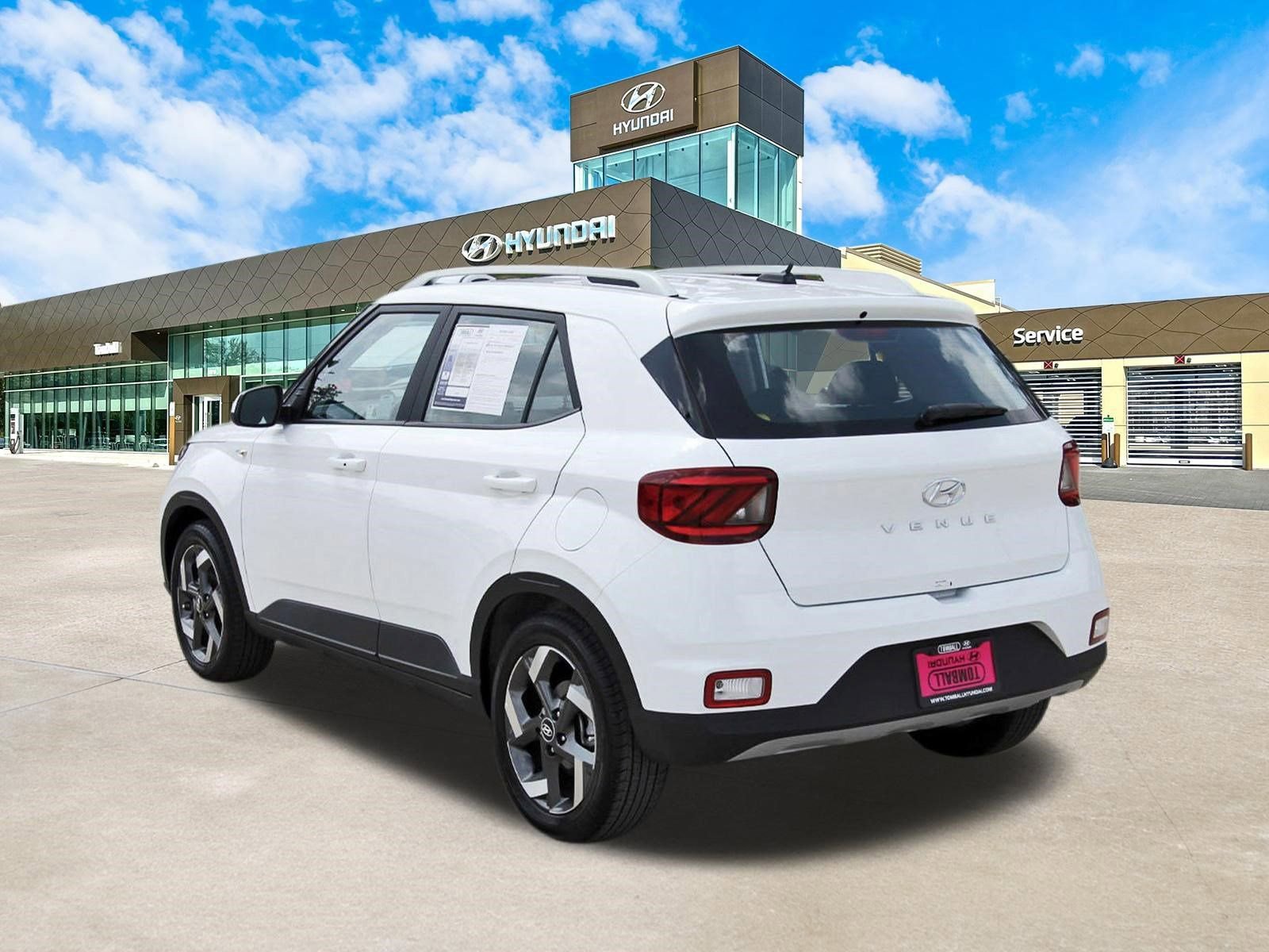 Used 2025 Hyundai Venue SEL FWD image 8