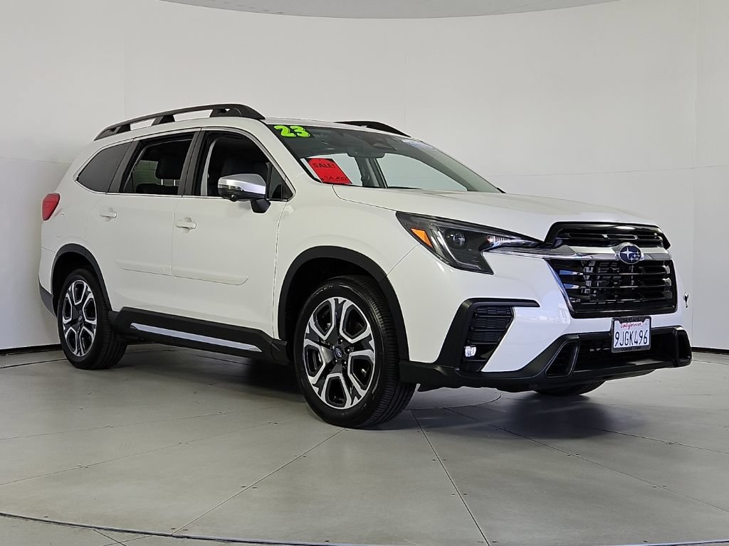 Used 2023 Subaru Ascent Limited w/ Technology Package AWD/4WD image 4