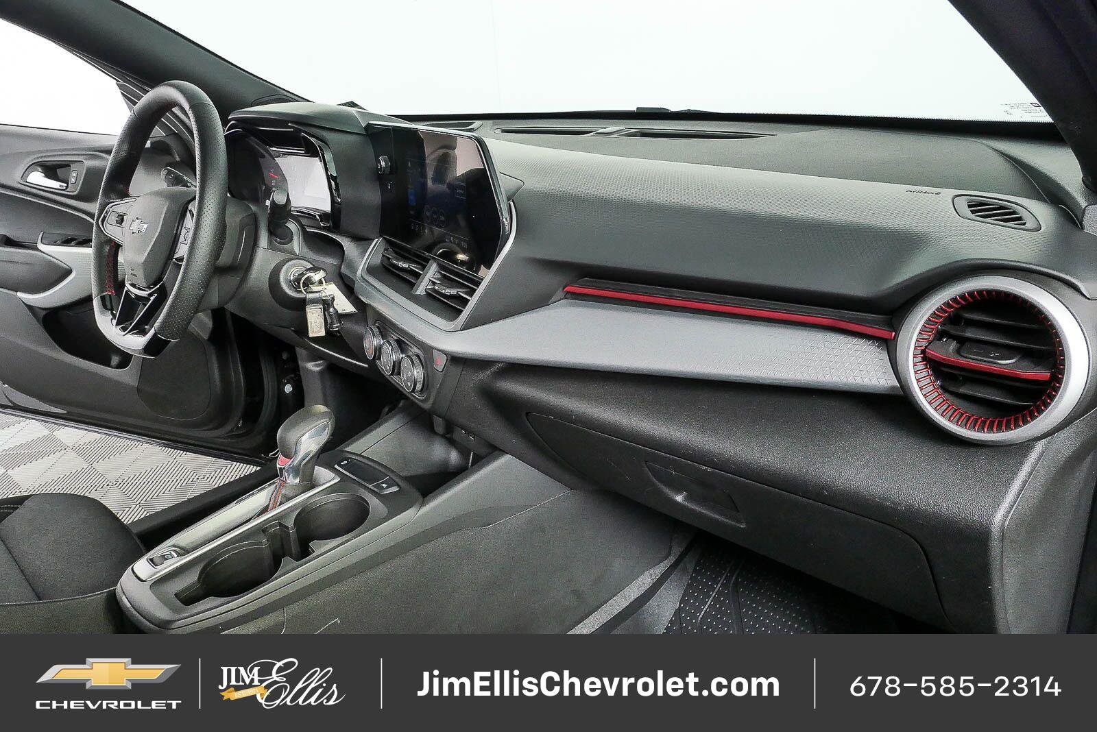 Certified 2025 Chevrolet Trax RS w/ Sunroof Package FWD image 21