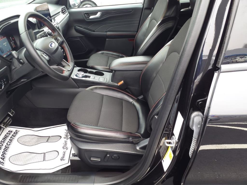 Used 2024 Ford Escape ST-Line image 12