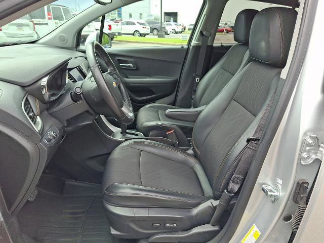 Used 2020 Chevrolet Trax LT w/ LT Convenience Package AWD/4WD image 15
