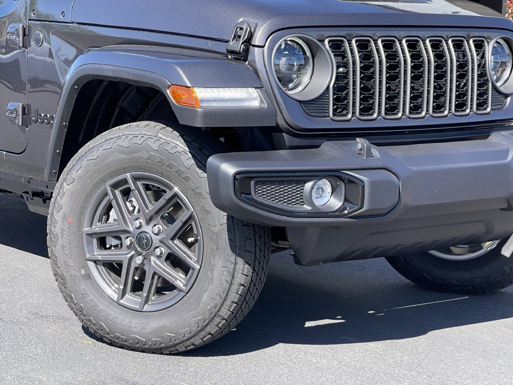 New 2026 Jeep Gladiator Sport AWD/4WD image 2