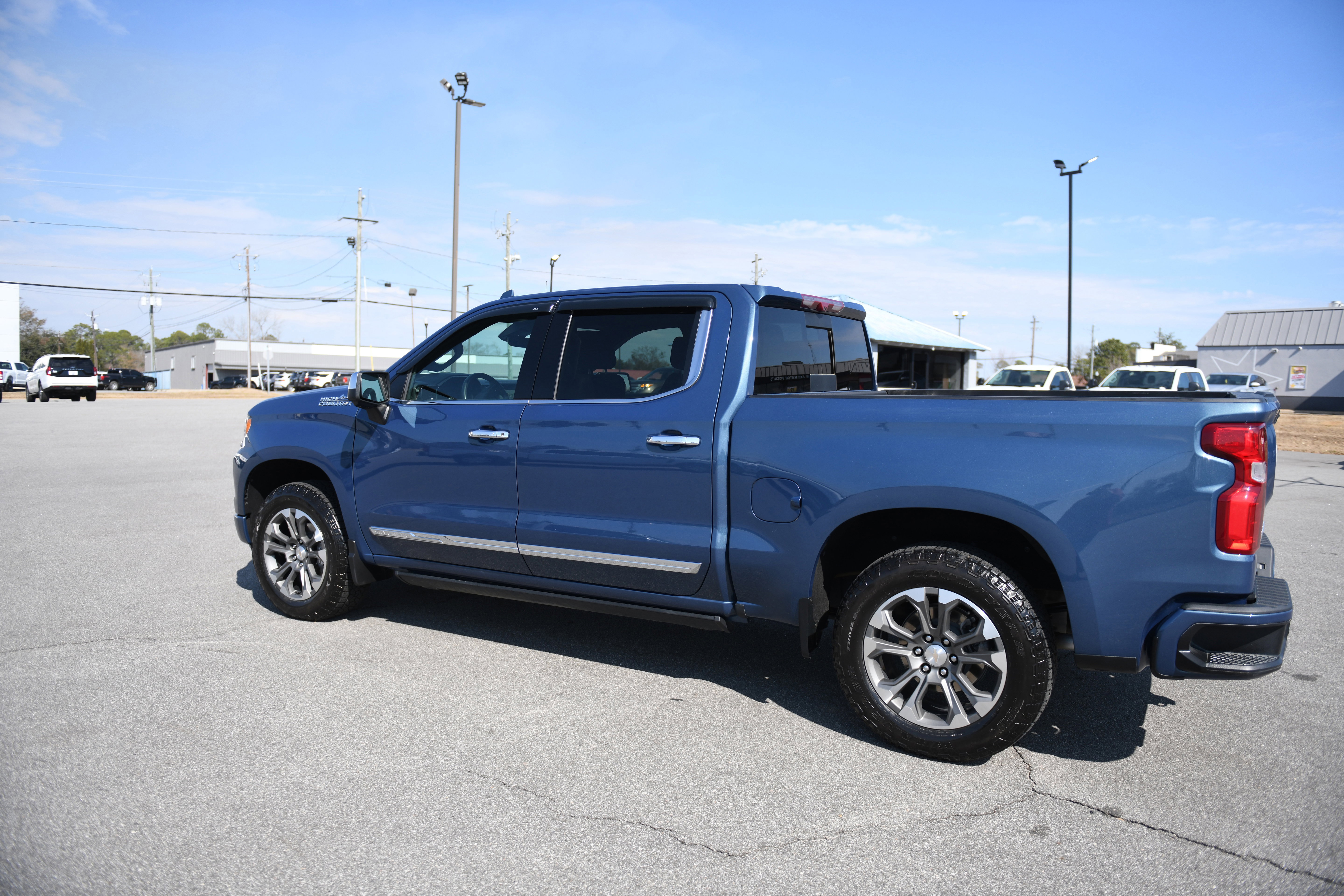 Used 2024 Chevrolet Silverado 1500 High Country w/ Technology Package image 8