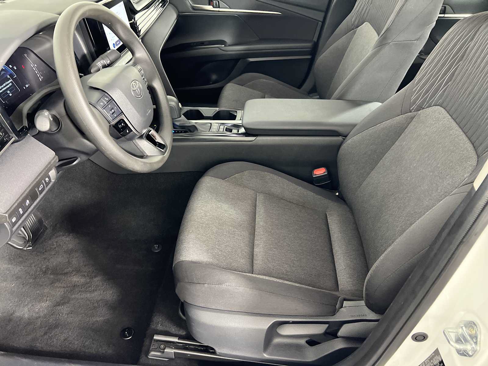 Used 2025 Toyota Camry LE FWD image 8