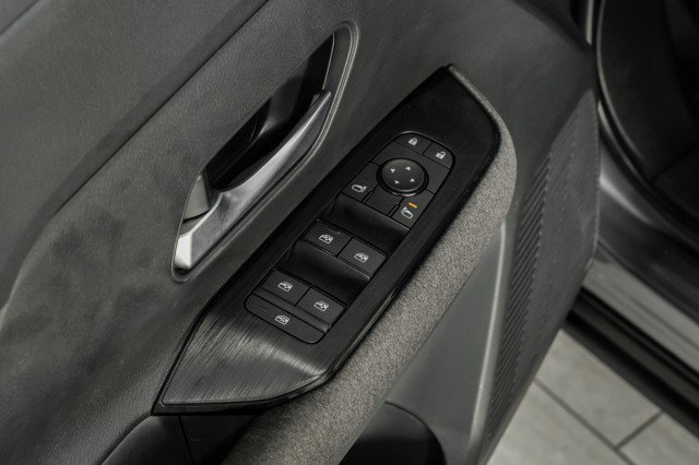 Used 2025 Nissan Kicks SV image 39