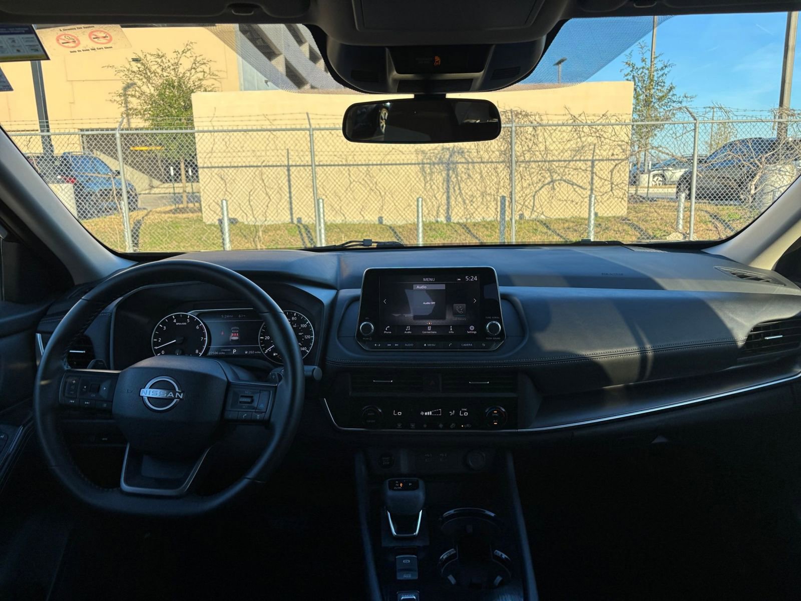Used 2025 Nissan Rogue SV FWD image 35