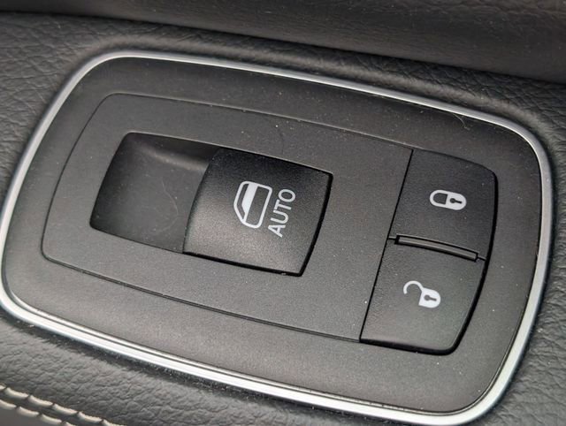 Used 2019 RAM 1500 Laramie image 36