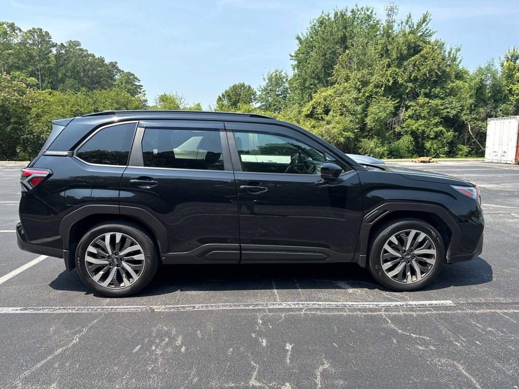 Used 2025 Subaru Forester Touring AWD/4WD image 5