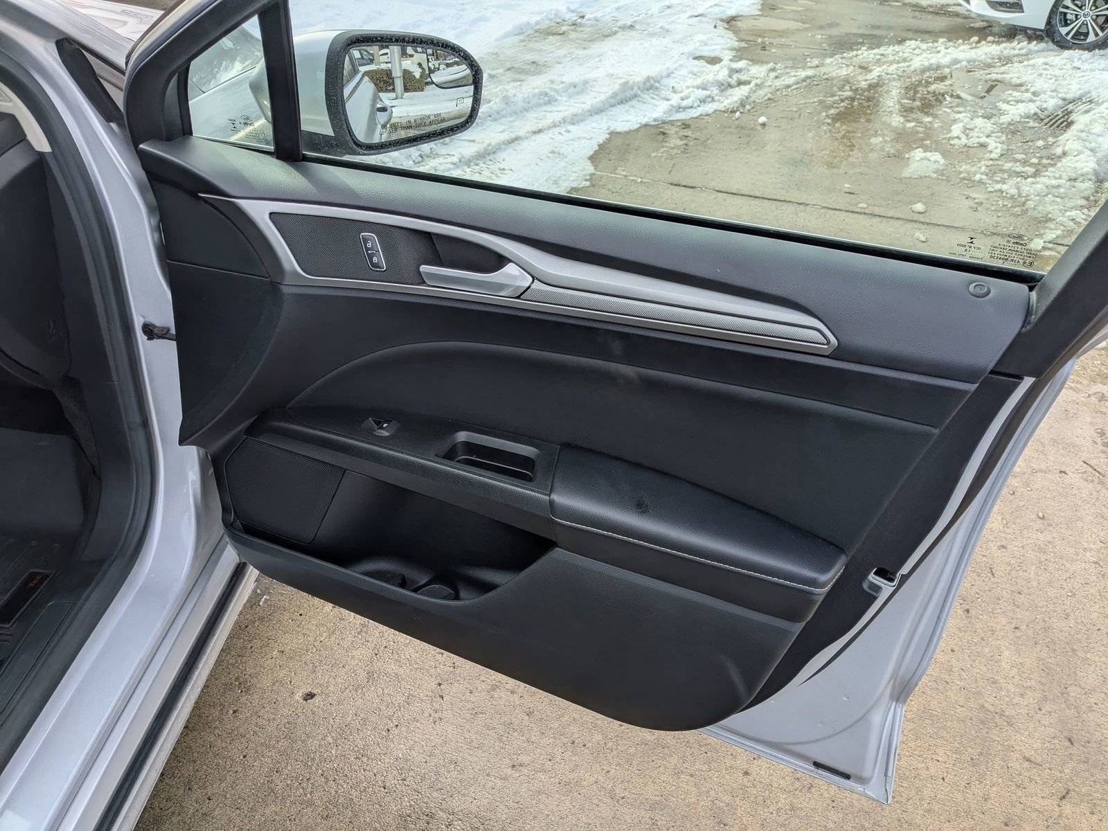 Used 2018 Ford Fusion SE w/ Fusion SE Technology Package image 31