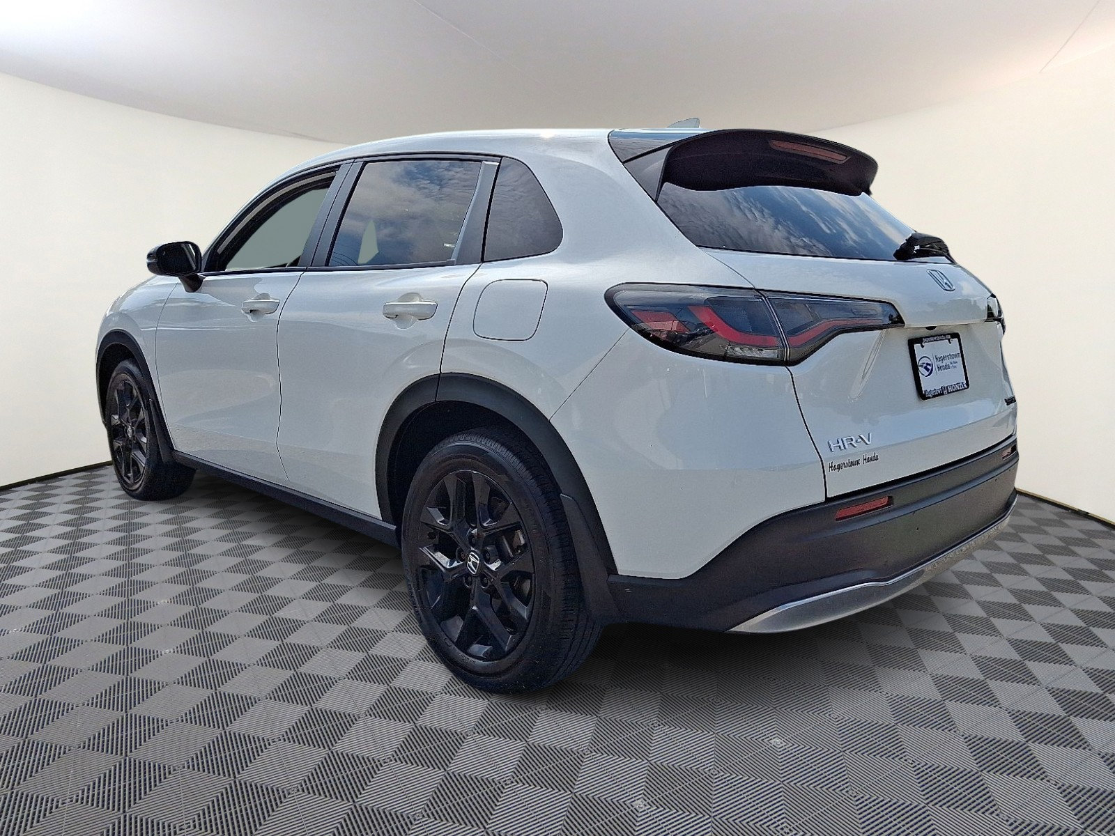 Used 2024 Honda HR-V Sport image 4