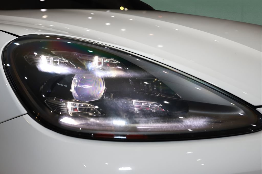 Used 2021 Porsche Cayenne S w/ Premium Package Plus image 39