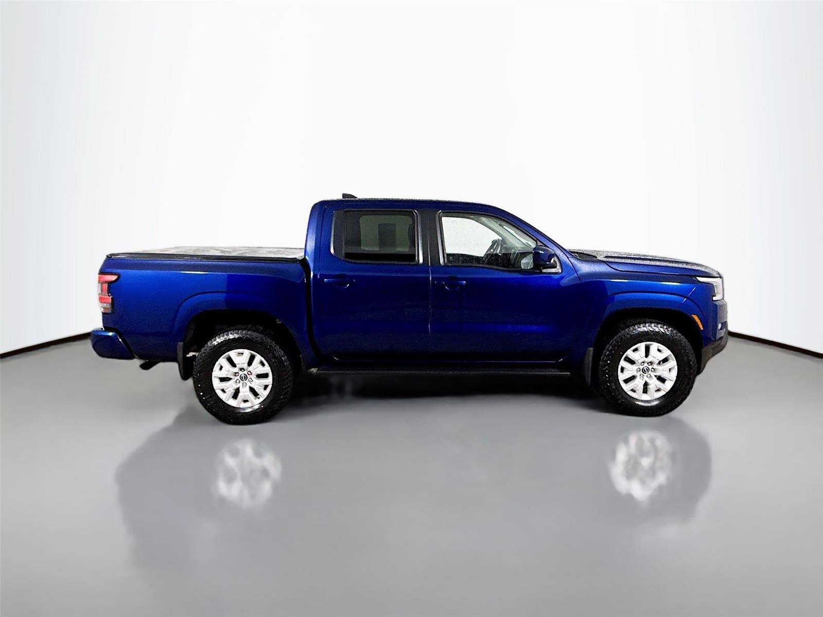 Used 2023 Nissan Frontier SV w/ SV Premium Package image 9