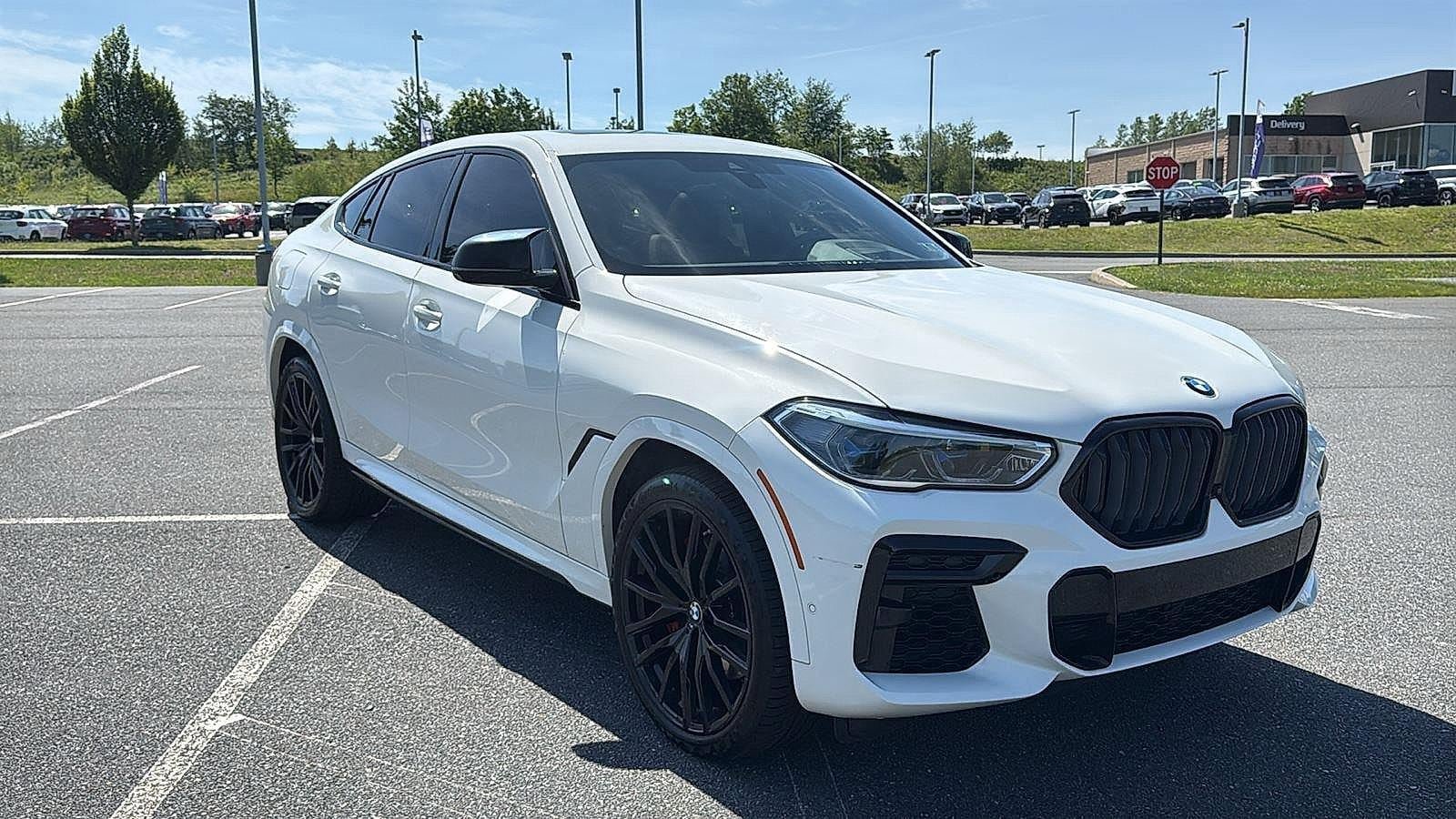 Used 2022 BMW X6 xDrive40i w/ Executive Package AWD/4WD image 1