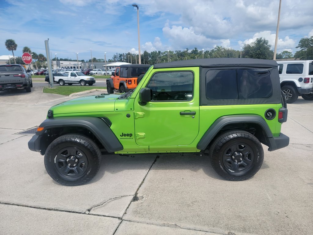 Used 2026 Jeep Wrangler Sport AWD/4WD image 2