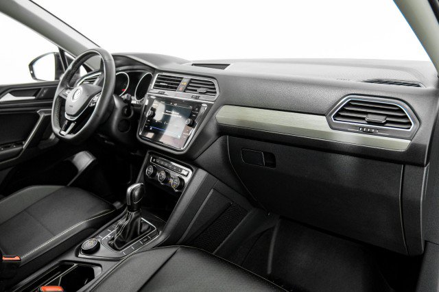 Used 2021 Volkswagen Tiguan SE R-Line AWD/4WD image 10