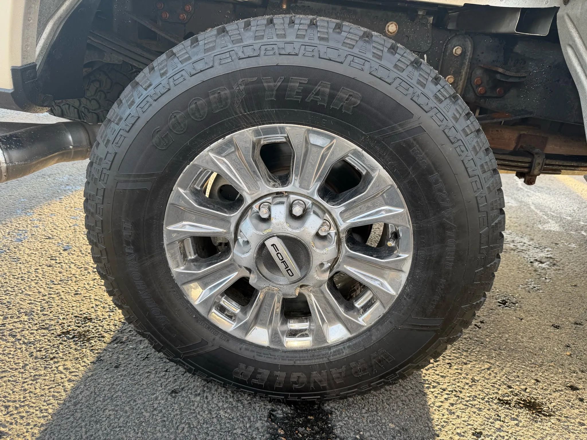 Used 2017 Ford F350 Lariat w/ Chrome Package image 21